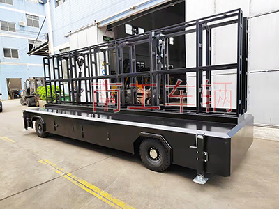 1672910483307633.jpg 2.5T折疊式顯示屏LED廣告拖車2I.jpg