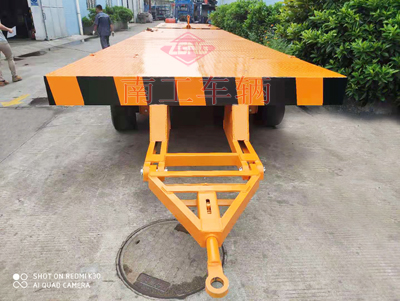 1672976819785364.jpg 30噸重型平板拖車帶四個轉(zhuǎn)盤1I.jpg