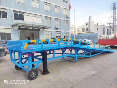 1673078323385019.jpg 10噸移動式登車橋2I.jpg