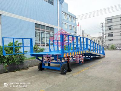 1675732800840757.jpg 12噸移動式登車橋 高護欄3I.jpg