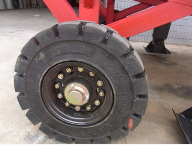 1677724950469594.jpg 14T移動(dòng)式登車橋2.jpg