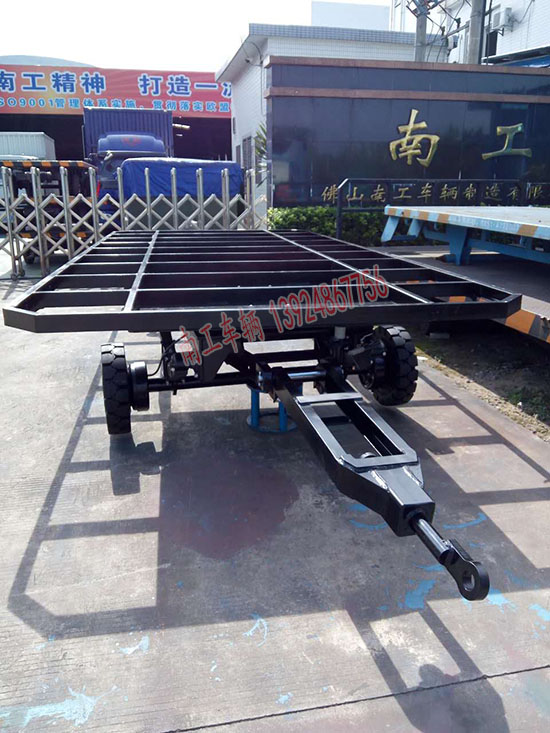 1677813837819560.jpg 警用亭底盤拖車5.jpg