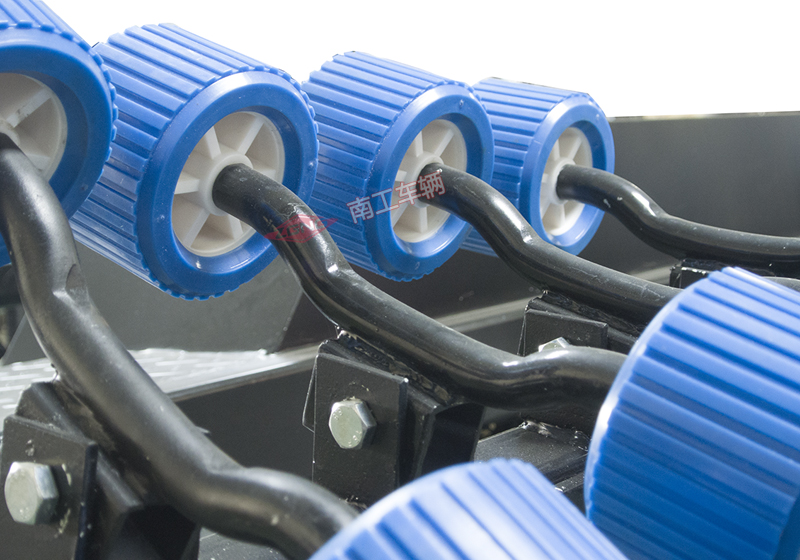 1677896780681911.jpg 游艇拖車3.jpg