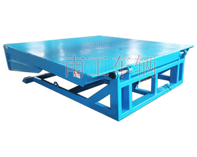 1678494846485088.jpg 8噸固定式登車(chē)橋5I.jpg