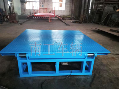 1678494854143829.jpg 8噸固定式登車(chē)橋I.jpg