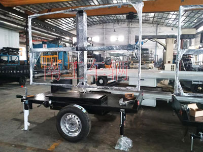 1679279523825907.jpg 0.6噸簡(jiǎn)易型LED廣告拖車I.jpg