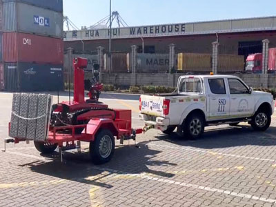 0.9噸消防機(jī)器人用ATV拖車(chē) 四爬梯5I.jpg