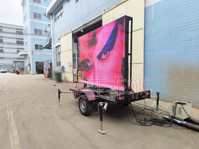 1712455018308511.jpg 0.3噸LED廣告拖車2I.jpg