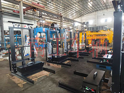 1758176259970342.jpg 交通指示屏升降工具車2I.jpg