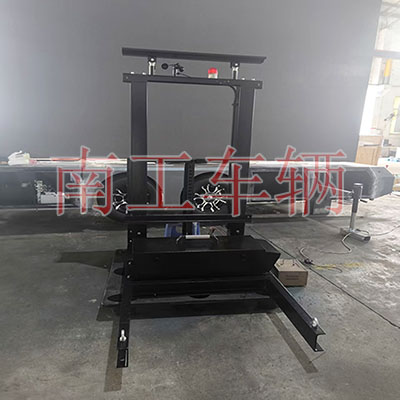 1758176278744235.jpg 交通指示屏升降工具車I.jpg