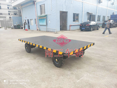 2噸移動(dòng)牽引平板拖車5I.jpg