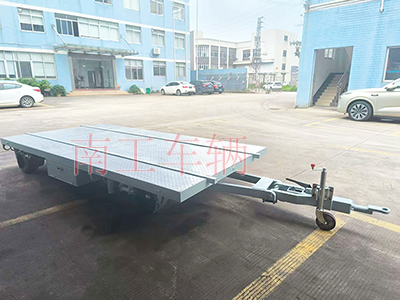 艏段牽引平板拖車I.jpg