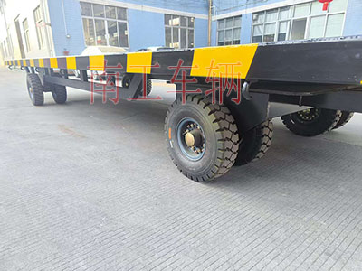 8噸牽引平板拖車 工業(yè)用工具拖車無動力5I.jpg